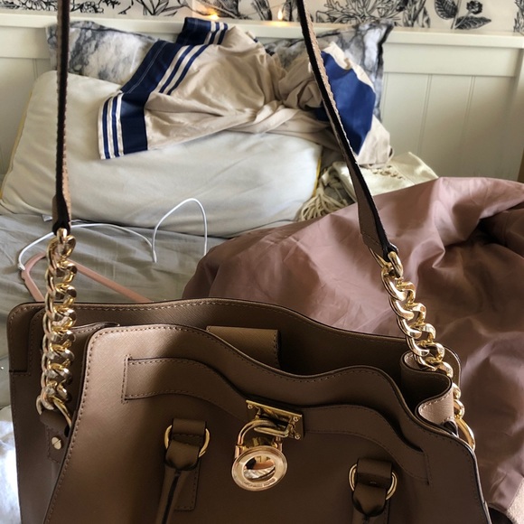 Michal Kors Purse - Picture 4 of 4